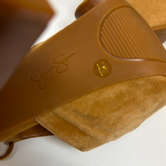 Jessica Simpson platform heels - Picture 7 of 9